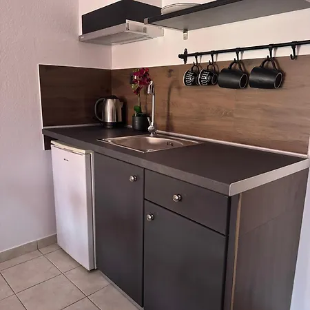 Alexandros Aparthotel